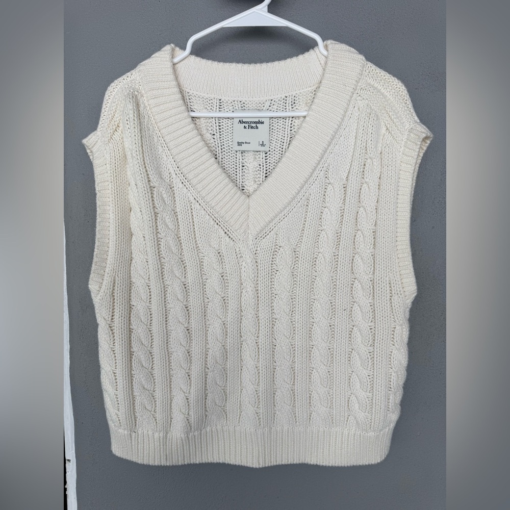 ABERCROMBIE & FITCH Cable Knit Vest